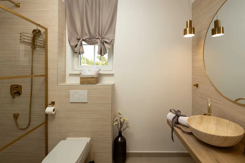 Rogoznica 4-Bedroom Villa with Heated Pool & Sea View