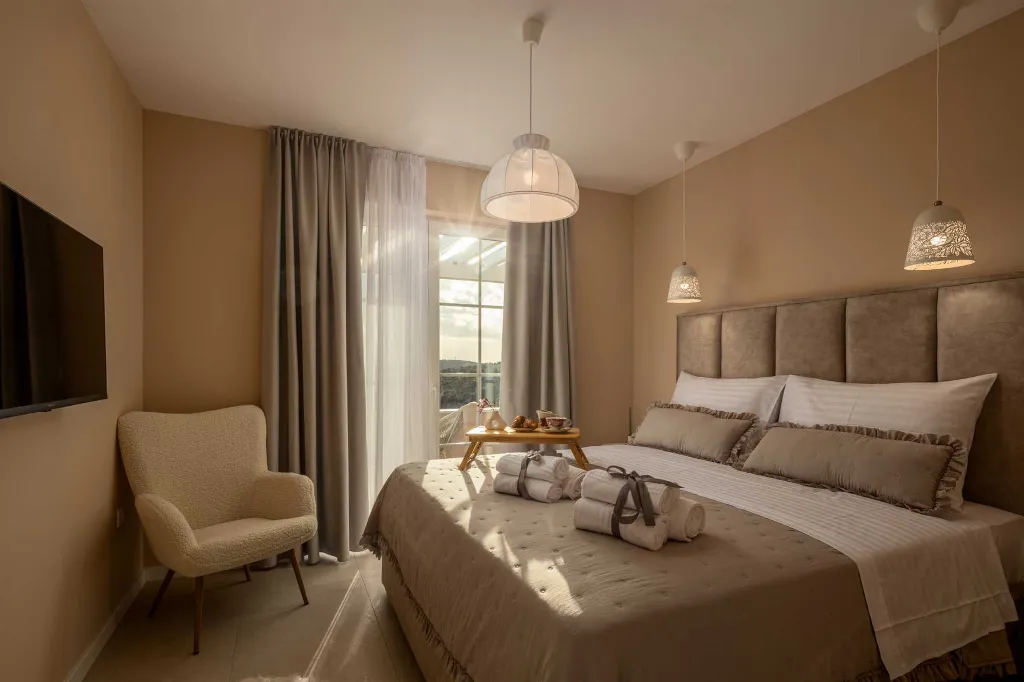 Rogoznica 4-Bedroom Villa with Heated Pool & Sea View