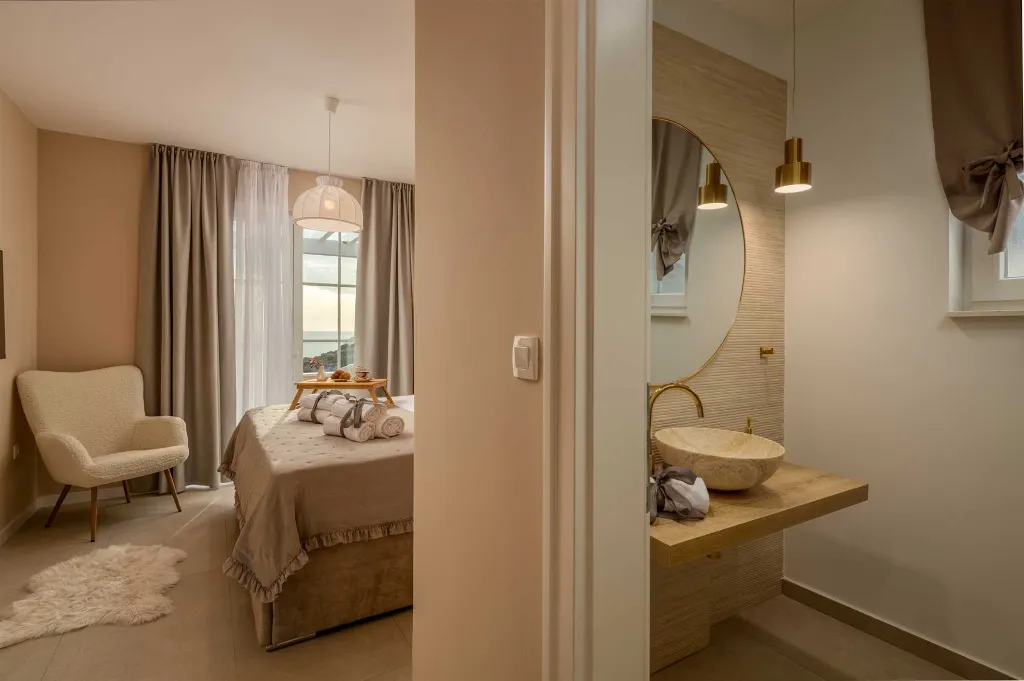Rogoznica 4-Bedroom Villa with Heated Pool & Sea View