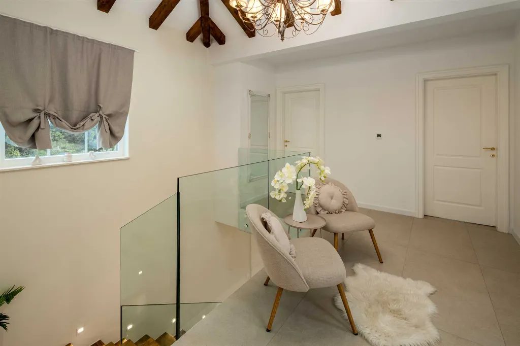 Rogoznica 4-Bedroom Villa with Heated Pool & Sea View