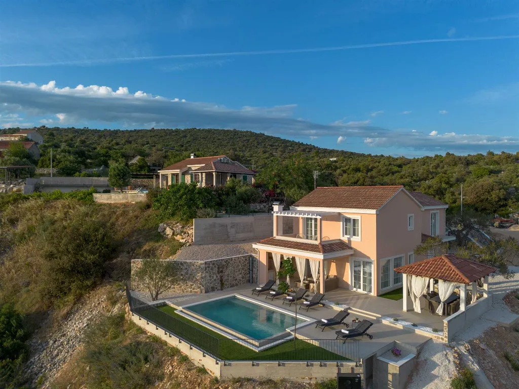 Rogoznica 4-Bedroom Villa with Heated Pool & Sea View