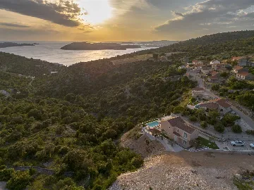 Rogoznica 4-Bedroom Villa with Heated Pool & Sea View