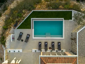 Rogoznica 4-Bedroom Villa with Heated Pool & Sea View