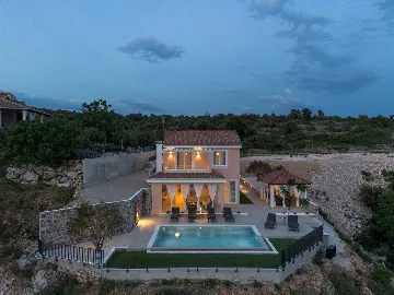 Rogoznica 4-Bedroom Villa with Heated Pool & Sea View