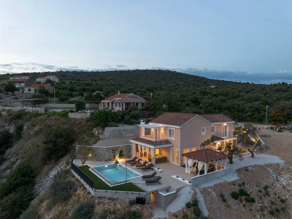 Rogoznica 4-Bedroom Villa with Heated Pool & Sea View