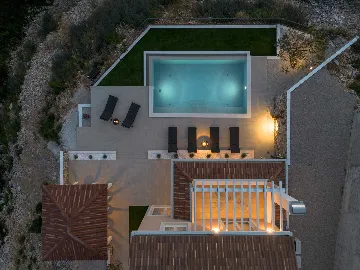 Rogoznica 4-Bedroom Villa with Heated Pool & Sea View