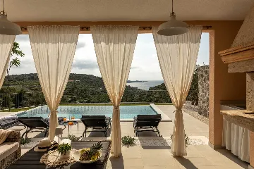 Rogoznica 4-Bedroom Villa with Heated Pool & Sea View