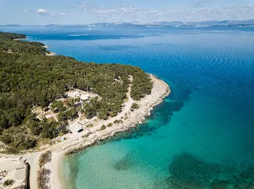 4-Bedroom Villa in Sutivan for Up to 8 Guests