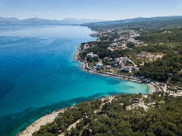 4-Bedroom Villa in Sutivan for Up to 8 Guests