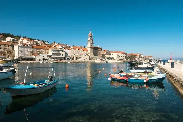 4-Bedroom Villa in Sutivan for Up to 8 Guests