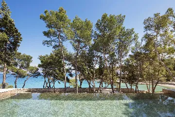 4-Bedroom Villa in Sutivan for Up to 8 Guests