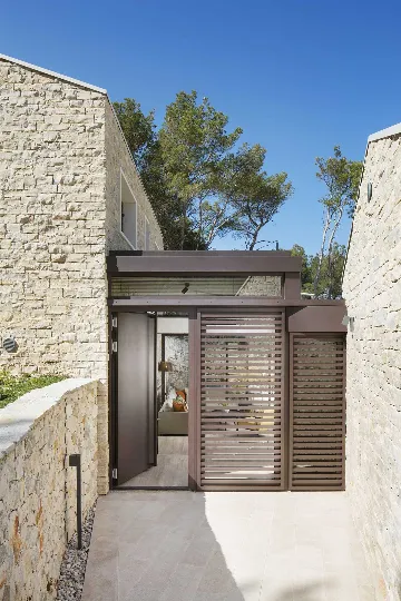 4-Bedroom Villa in Sutivan for Up to 8 Guests