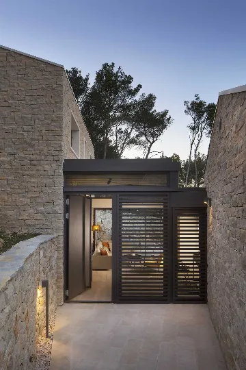 4-Bedroom Villa in Sutivan for Up to 8 Guests