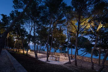 4-Bedroom Villa in Sutivan for Up to 8 Guests