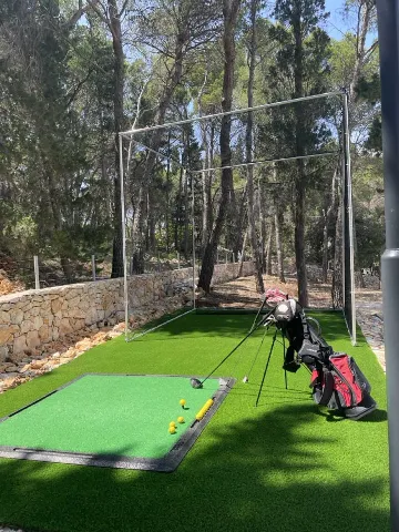 4-Bedroom Villa in Sutivan for Up to 8 Guests