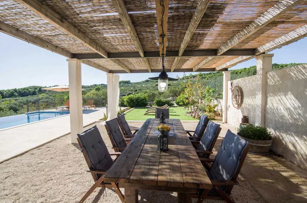 Sumartin 4-Bedroom Villa for 8 Guests