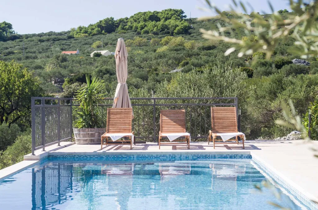 Sumartin 4-Bedroom Villa for 8 Guests