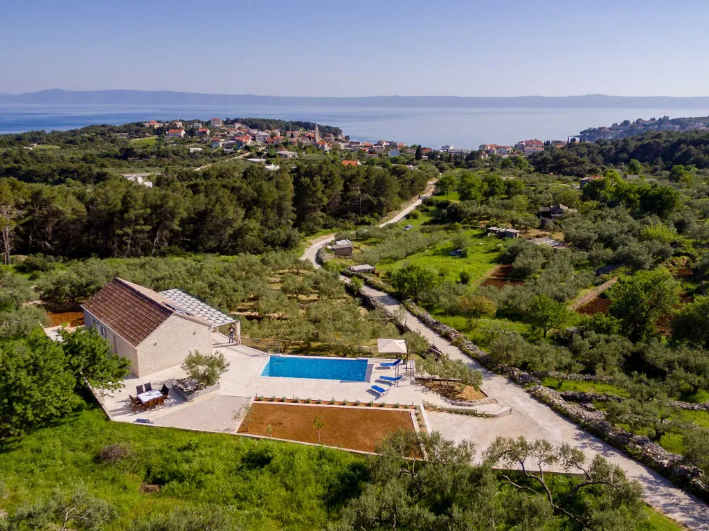 Sumartin 4-Bedroom Villa for 8 Guests