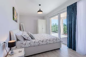 Sumartin 4-Bedroom Villa for 8 Guests