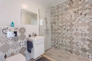 Sumartin 4-Bedroom Villa for 8 Guests