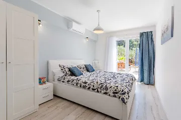 Sumartin 4-Bedroom Villa for 8 Guests