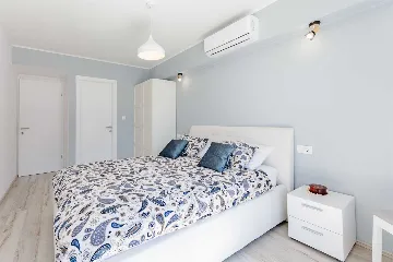 Sumartin 4-Bedroom Villa for 8 Guests