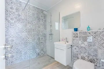 Sumartin 4-Bedroom Villa for 8 Guests