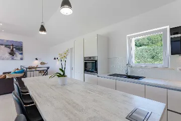 Sumartin 4-Bedroom Villa for 8 Guests