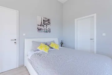 Sumartin 4-Bedroom Villa for 8 Guests