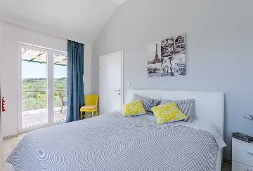 Sumartin 4-Bedroom Villa for 8 Guests