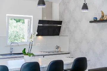 Sumartin 4-Bedroom Villa for 8 Guests