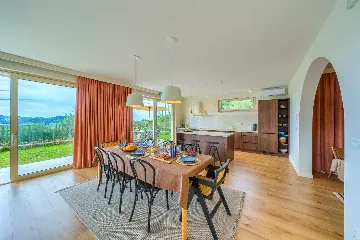 4-Bedroom Villa with Heated Pool in Cavtat