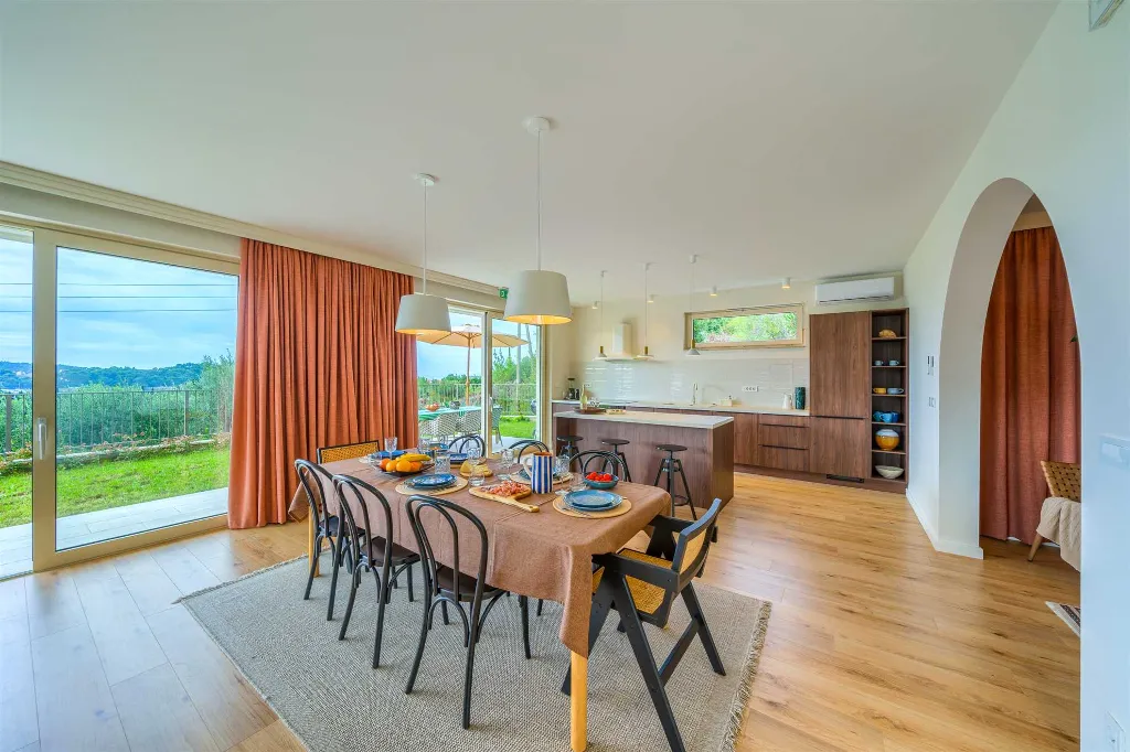 4-Bedroom Villa with Heated Pool in Cavtat