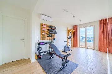 4-Bedroom Villa with Heated Pool in Cavtat