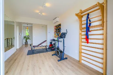 4-Bedroom Villa with Heated Pool in Cavtat