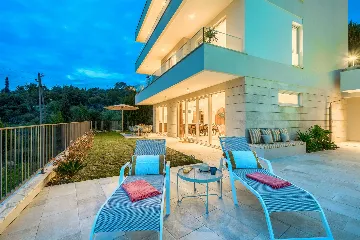 4-Bedroom Villa with Heated Pool in Cavtat