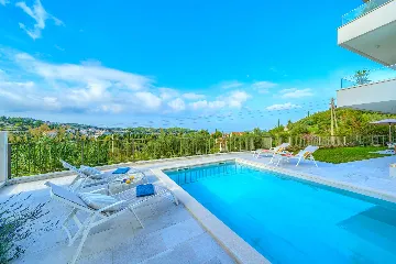4-Bedroom Villa with Heated Pool in Cavtat