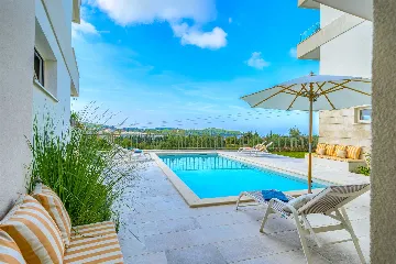 4-Bedroom Villa with Heated Pool in Cavtat