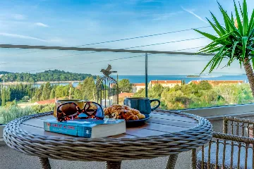 4-Bedroom Villa with Heated Pool in Cavtat