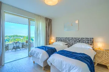 4-Bedroom Villa with Heated Pool in Cavtat