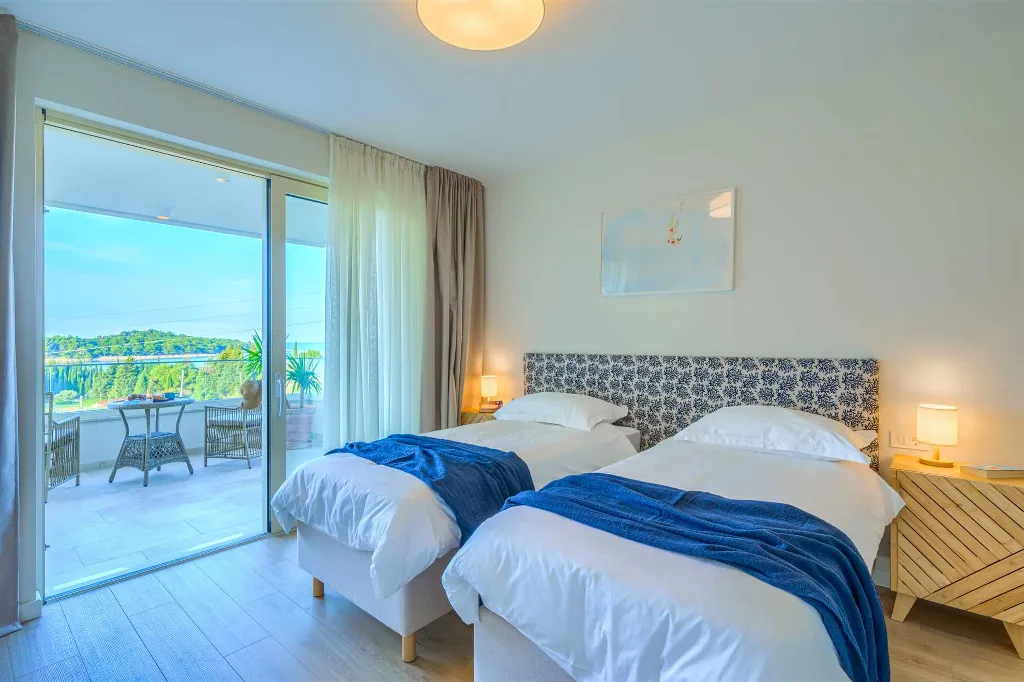 4-Bedroom Villa with Heated Pool in Cavtat