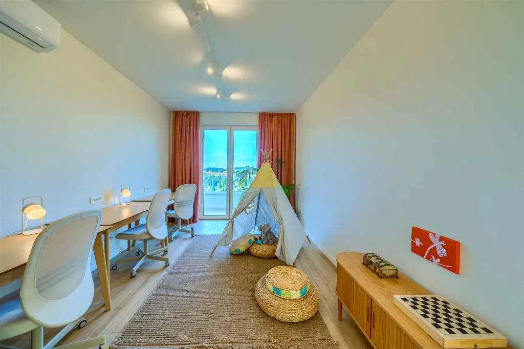 4-Bedroom Villa with Heated Pool in Cavtat