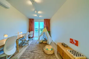 4-Bedroom Villa with Heated Pool in Cavtat