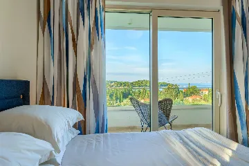 4-Bedroom Villa with Heated Pool in Cavtat