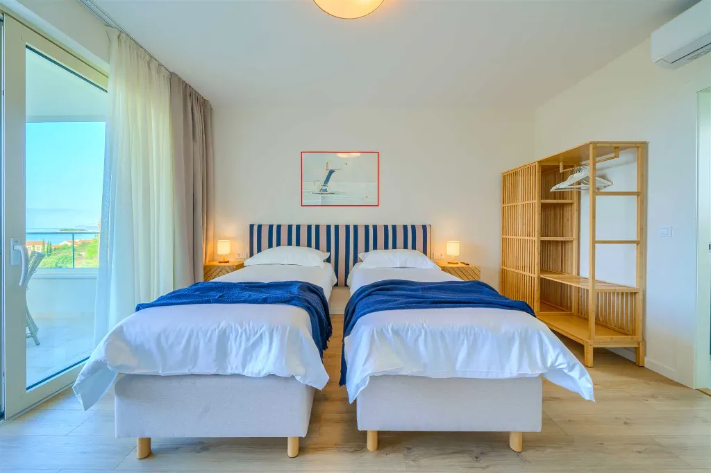 4-Bedroom Villa with Heated Pool in Cavtat