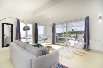 3-Bedroom Villa with Private Pool in Ljubljeva