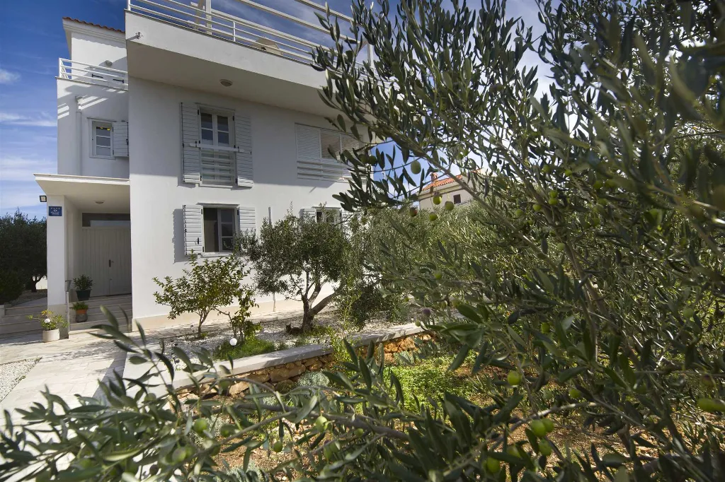 3-Bedroom Villa with Private Pool in Ljubljeva