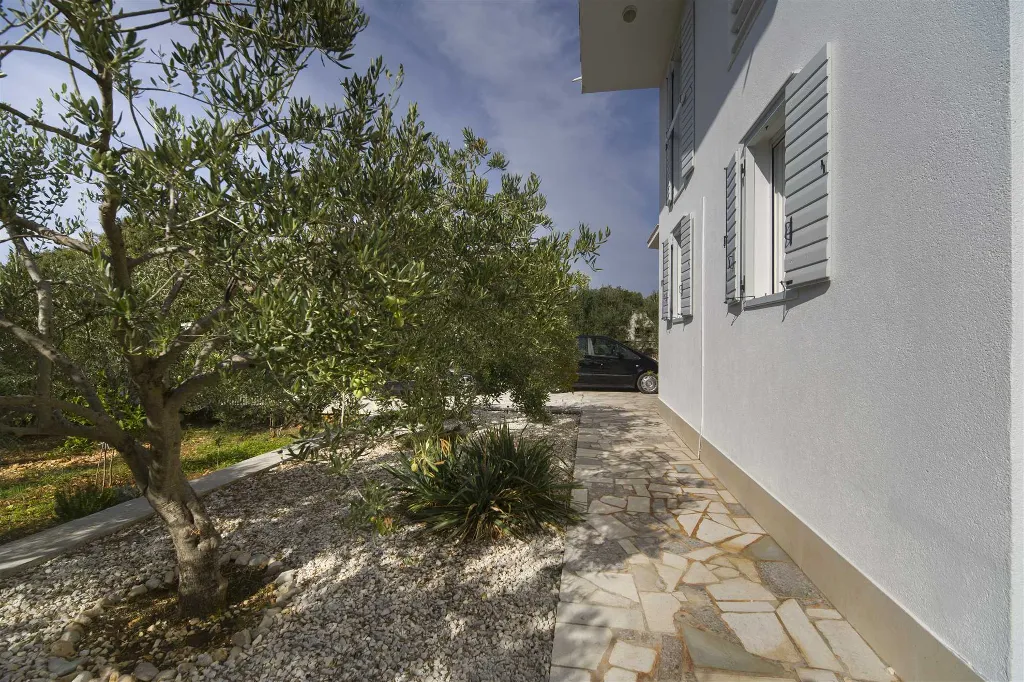 3-Bedroom Villa with Private Pool in Ljubljeva