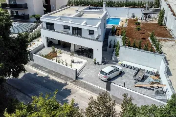 Pula 4-Bedroom Villa with Heated Private Pool