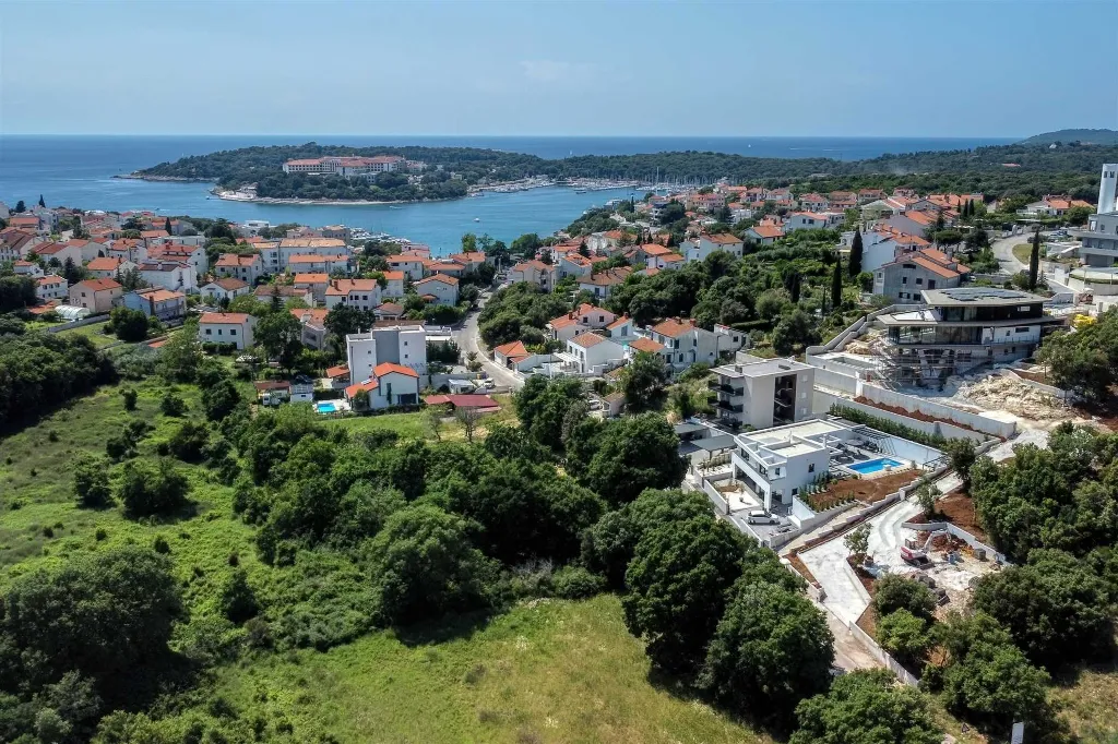 Pula 4-Bedroom Villa with Heated Private Pool